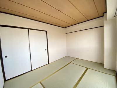 ダイニング横の6帖和室(内装)