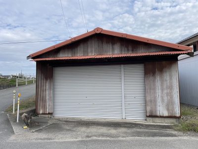 シャッター付き車庫(外観)