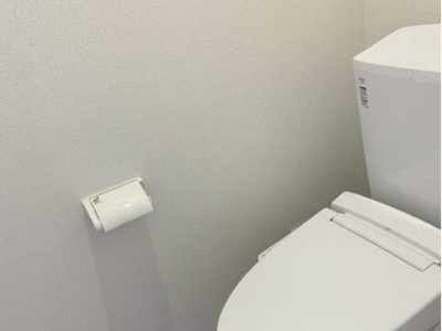 清潔感のあるトイレスペース(内装)